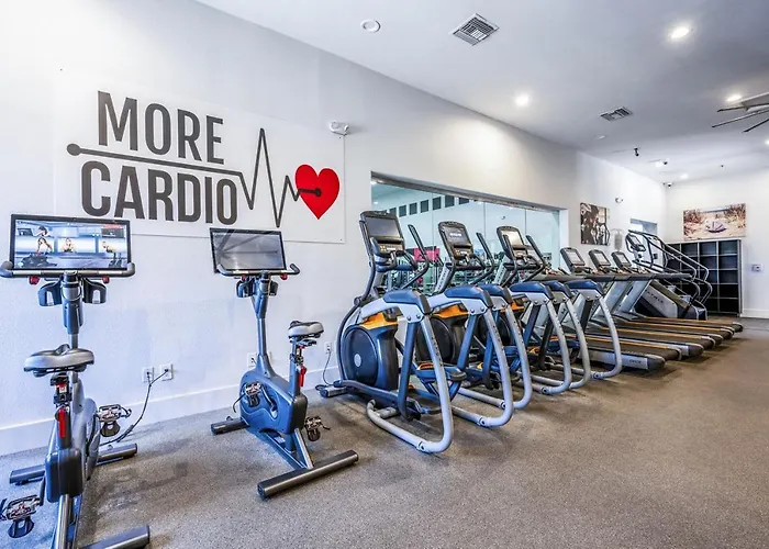 Boulevard 2br By Stadium Pool Parking Gym 08 Glendale