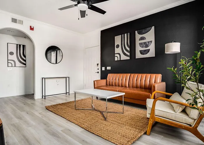 Apartment Boulevard 2br By Stadium Pool Parking Gym 08 Glendale