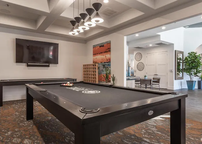 Apartment Boulevard 2br By Stadium Pool Parking Gym 08 Glendale