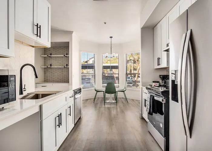 Boulevard 2br By Stadium Pool Parking Gym 08 * Glendale