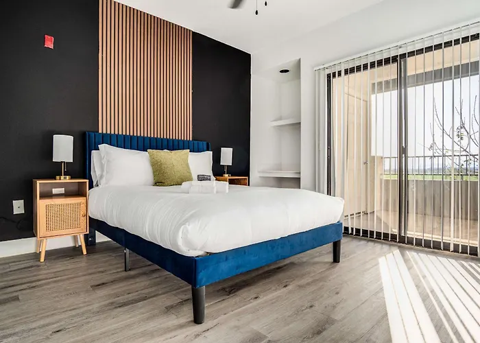 Apartment Boulevard 2br By Stadium Pool Parking Gym 08 *