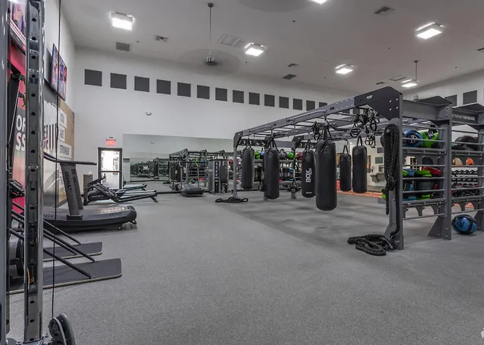 Apartment Boulevard 2br By Stadium Pool Parking Gym 08 *